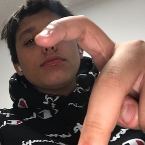 Meet your Posher, Demetrios